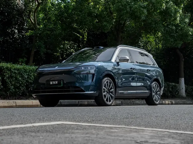 AITO Wenjie AITO M9 2024 Range Extender Max Edition 42kWh 6-seater