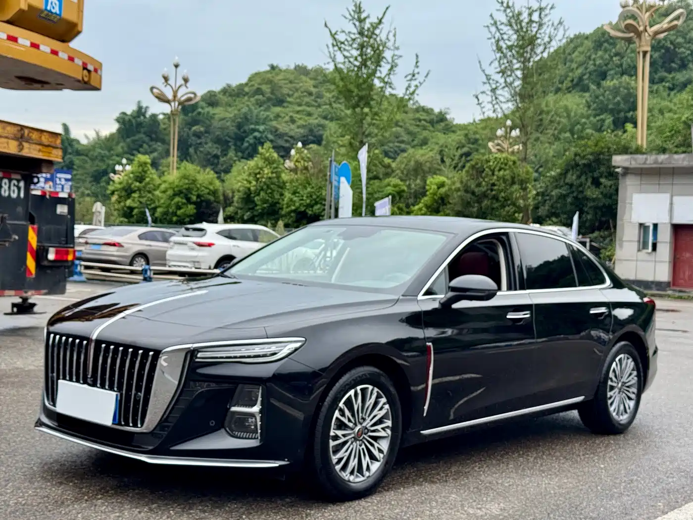 Hongqi H5 2025 1.5T DCT Flag Rhythm 500,000 Units Memorial Edition