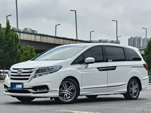Honda Elysion 2019 2.0L Hybrid Luxury Edition