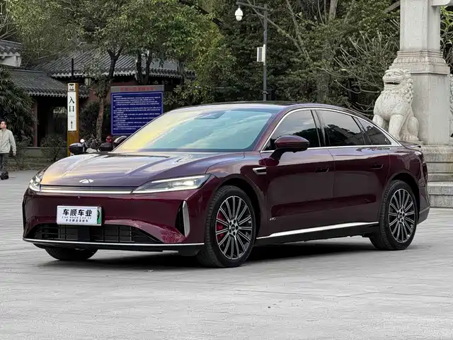 Chery Fengyun A9L 2025 Model 4WD High-performance Summit Edition