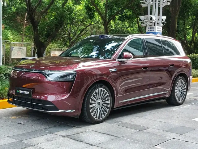 AITO Wenjie AITO M8 2025 Extended Range Ultra 53.4kWh 6-Seater