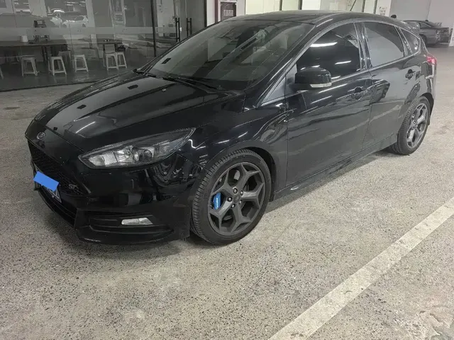 Ford Focus (Import) 2015 2.0T ST Standard Edition