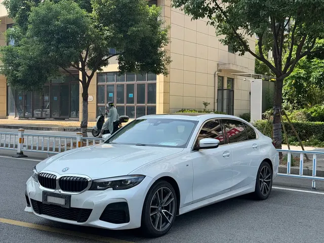 BMW 3 Series 2022 325Li M Sport Package