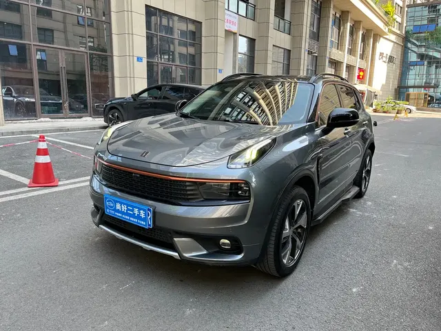 Lynk & Co 01 2017 2.0T AWD Pro