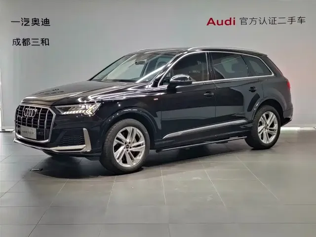 Audi Q7 2023 45 TFSI quattro S line Sport