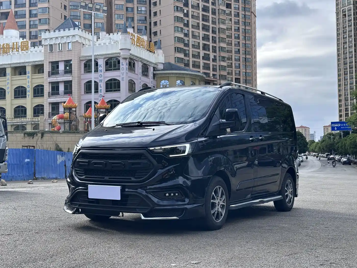 Ford Tourneo 2023 Model 2.0T Auto Premium Edition