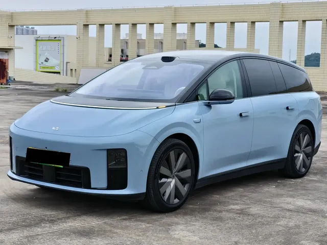 Li Auto Li i8 2025 Standard Edition