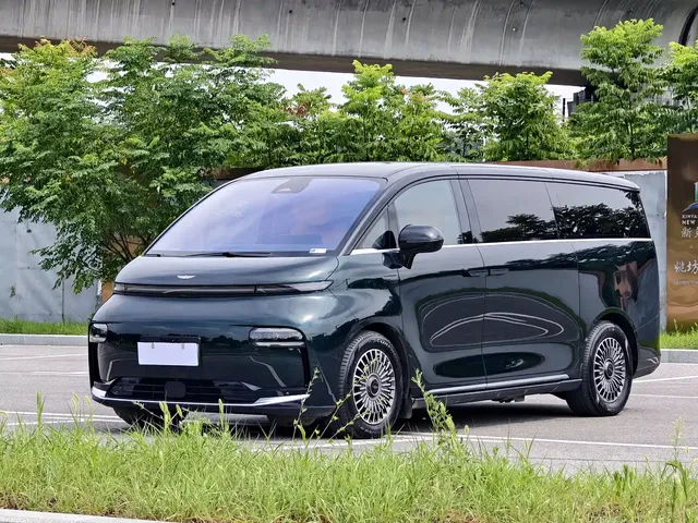 Geely Galaxy Yizhen L380 2025 Model 805km Flagship Edition AWD