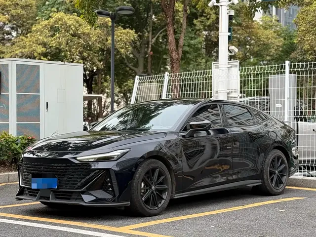 Changan UNI-V 2022 1.5T Premium Model