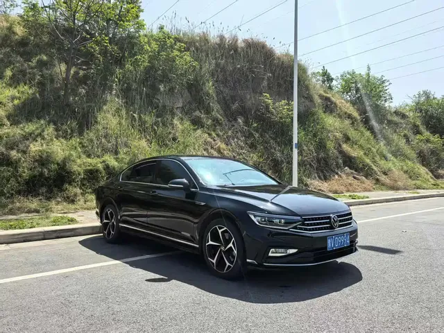 Volkswagen Magotan 2023 Model 2 Million Commemorative Edition 330TSI DSG Luxury