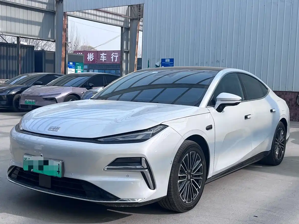 Geely Galaxy Xingyao 8 2025 130km EM-i Premium Edition