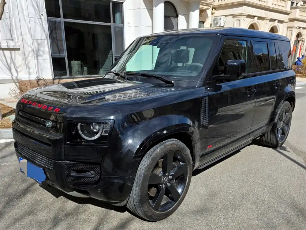 Land Rover Defender 2024 110 5.0T V8