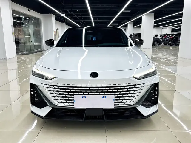 Changan UNI-V 2023 1.5T Luxury Edition