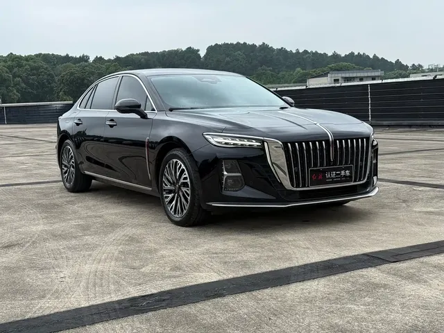 Hongqi H5 2024 2.0T Automatic Smart Connect Flag Smooth Edition