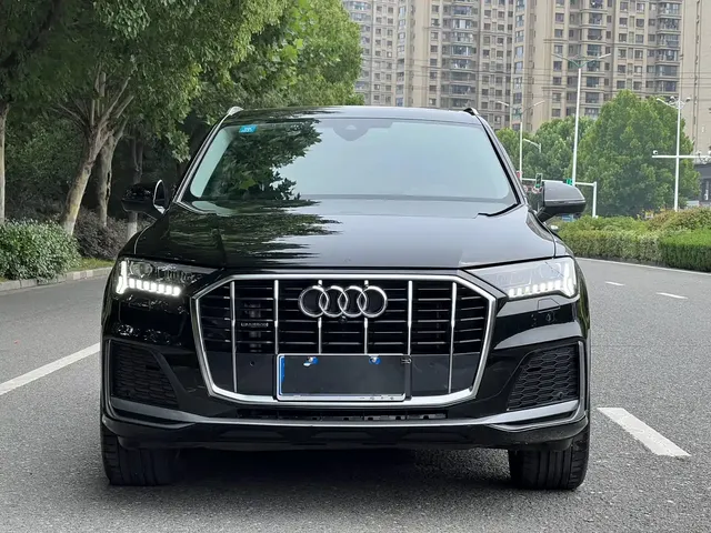 Audi Q7 2023 45 TFSI quattro S line Sport