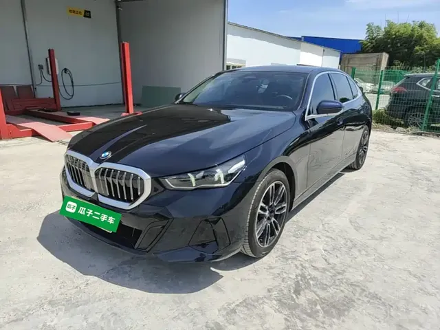 BMW 5 Series 2026 530Li Leading M Sport Package