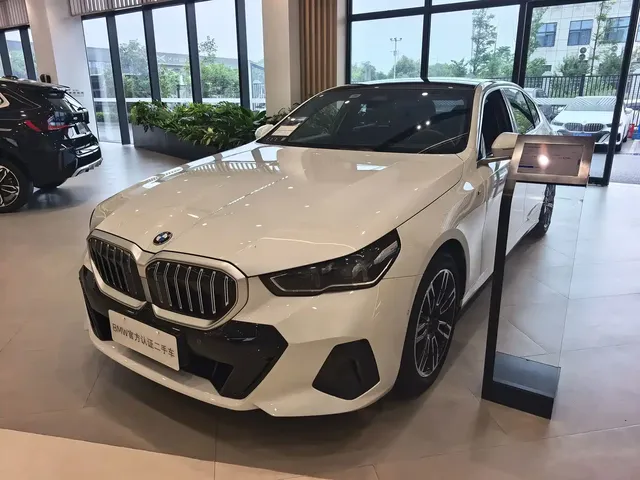 BMW 5 Series 2024 530Li Leading M Sport Package