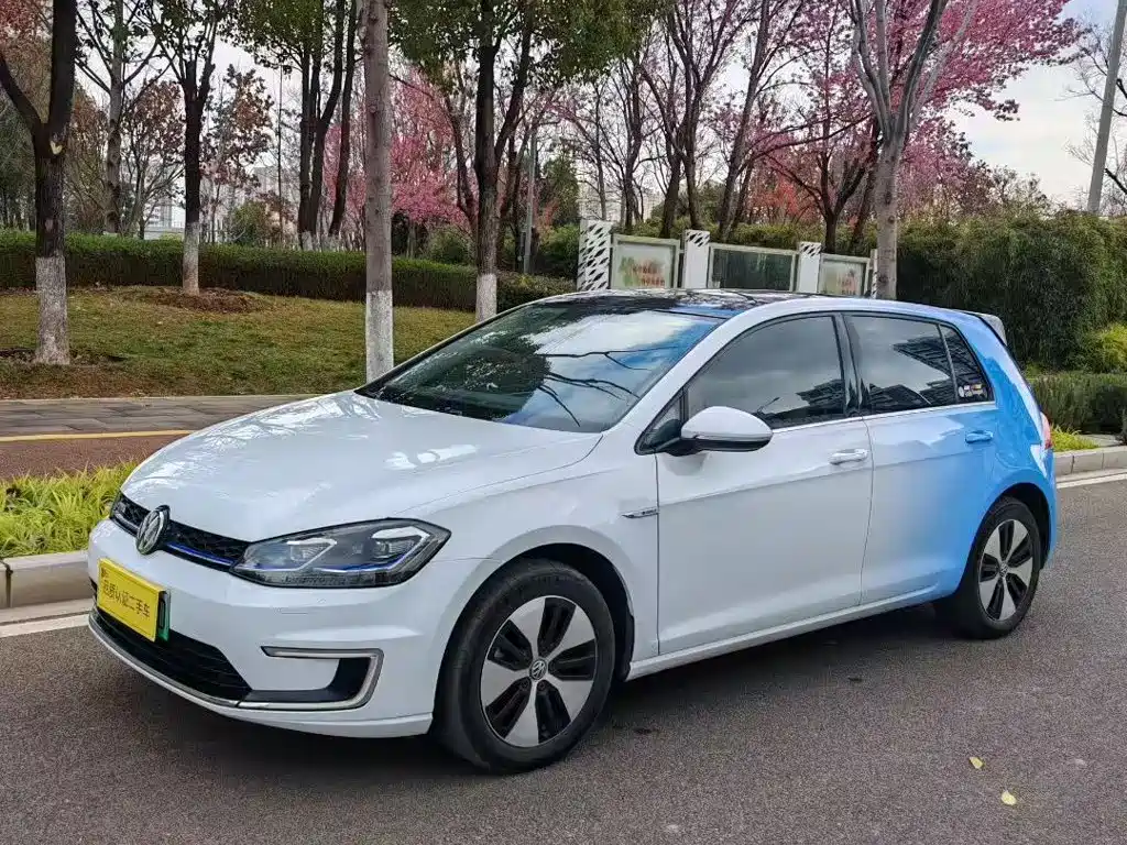 Volkswagen Golf Electric 2020 Chi