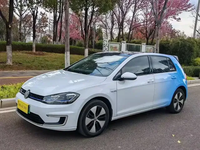 Volkswagen Golf Electric 2020 Chi