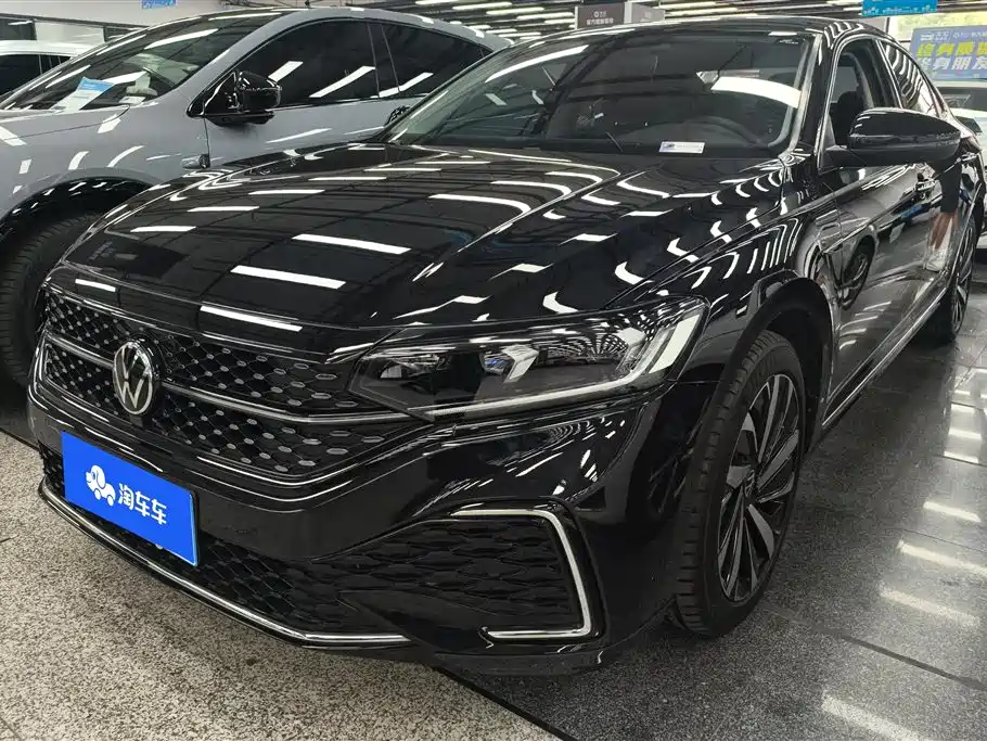 Volkswagen Passat 2022 330TSI Starlight Elite Edition