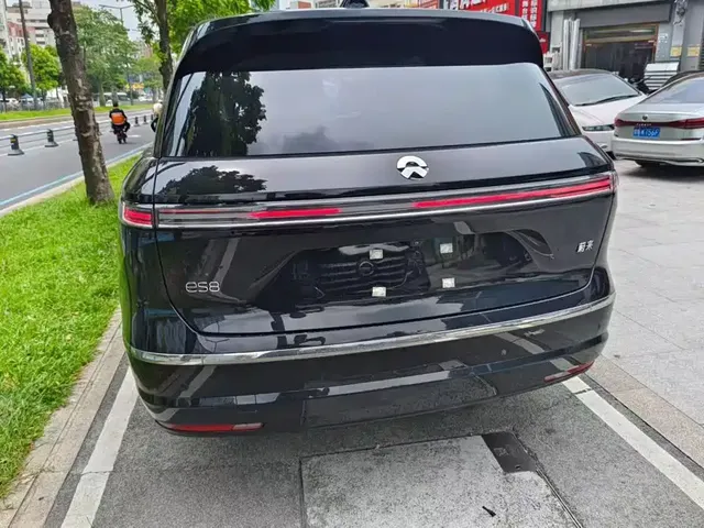 NIO ES8 2025 Model 6-Seat Executive Luxury Edition