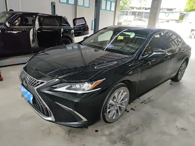 Lexus ES 2023 200 Excellence Edition