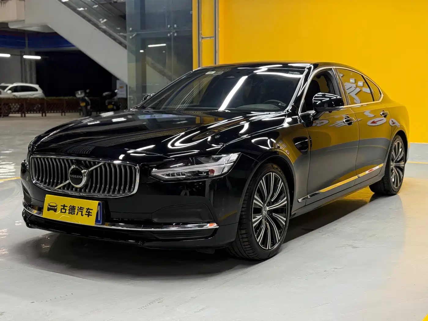 Volvo S90 2023 B5 Intelligent Vision Luxury Edition