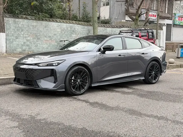 Changan UNI-V 2024 1.5T Deluxe Sport