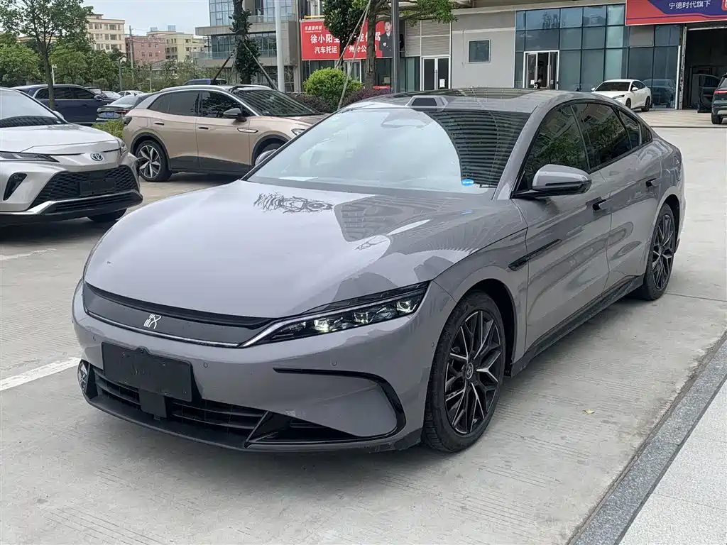 BYD Han 2025 DM-i Smart Driving Edition 125KM Honor