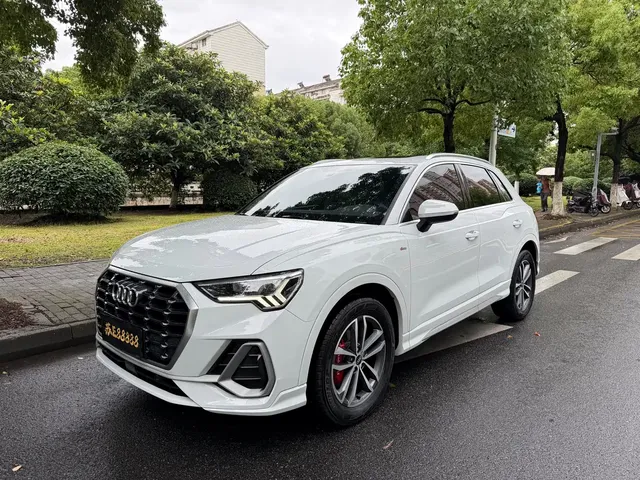 Audi Q3 2021 35 TFSI Progressive Sport
