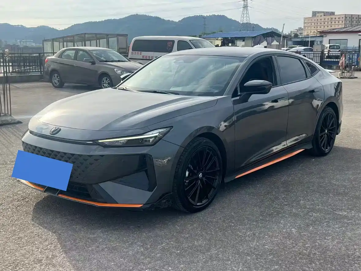 Changan UNI-V 2024 1.5T Deluxe Sport