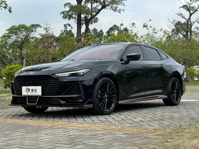 Changan UNI-V 2023 1.5T Sport Edition
