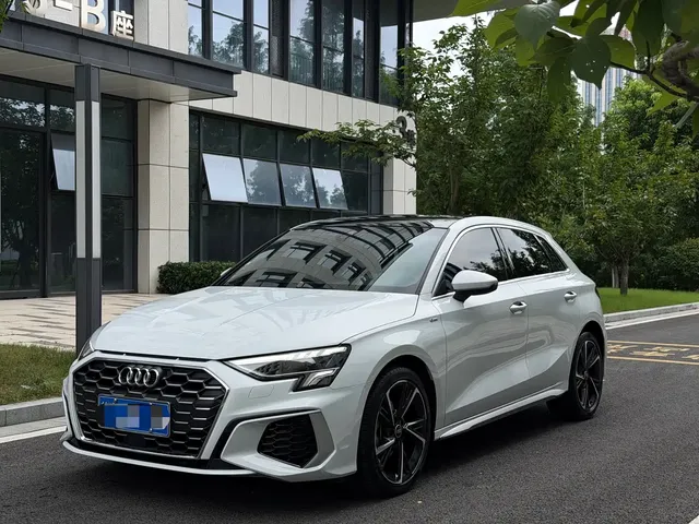 Audi A3 2023 Facelift Sportback 35 TFSI Fashion Sport