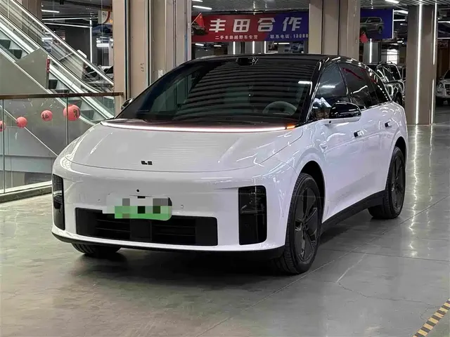 Li Auto i6 2025 2WD Base Model