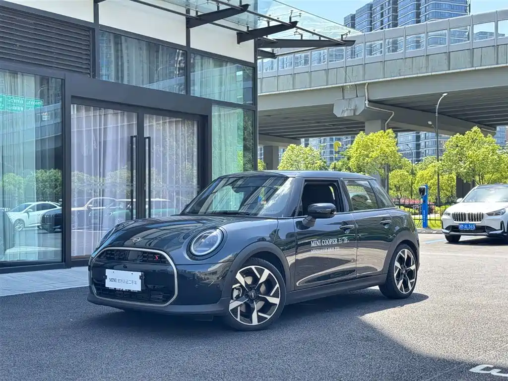MINI MINI 2025 Model 2.0T COOPER S Artist 5-Door