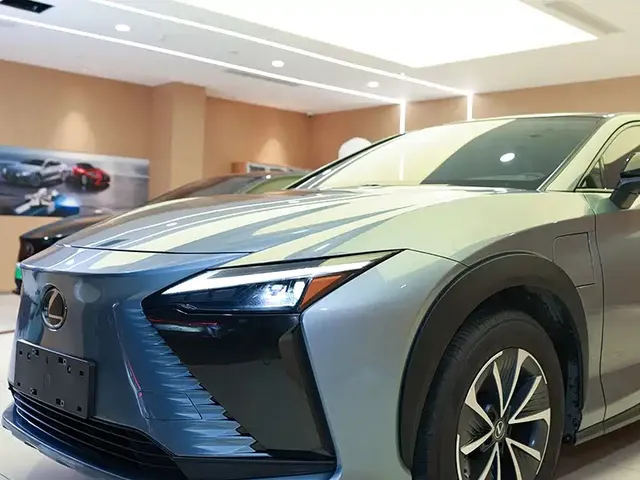 Lexus RZ 2023 450e 4WD Deluxe
