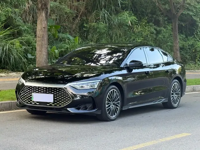 BYD Han 2022 DM-i 121KM Prestige