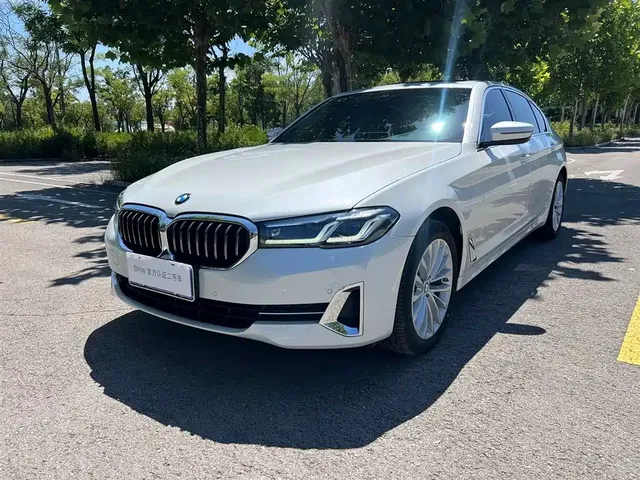BMW 5 Series 2022 525Li Luxury Package