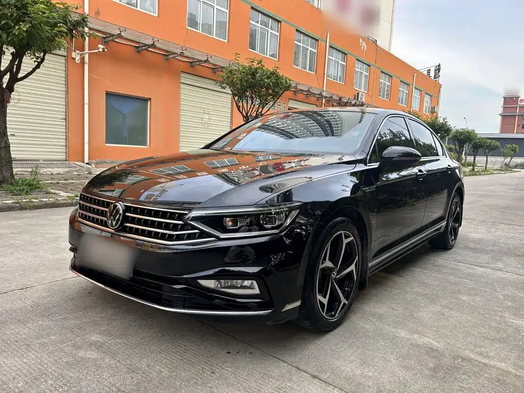 Volkswagen Magotan 2023 Model 2 Million Commemorative Edition 330TSI DSG Luxury