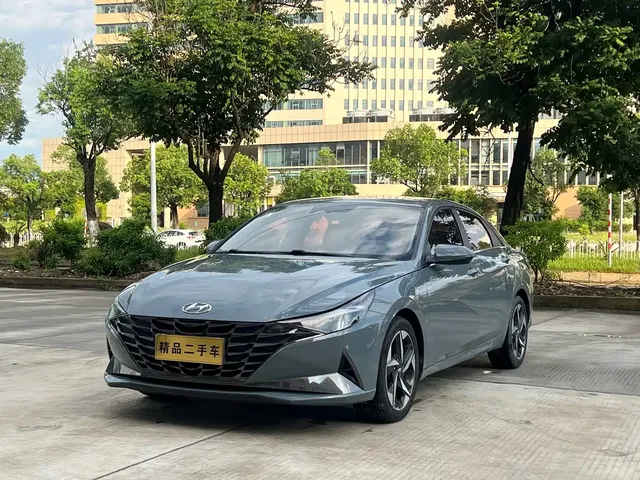 Hyundai Elantra 2021 1.5L CVT LUX Premium Edition