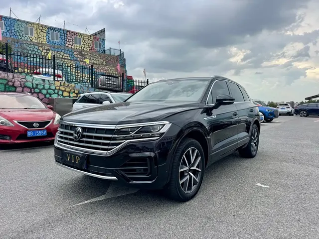 Volkswagen Touareg 2021 3.0TSI R-Line Classic Sport Package
