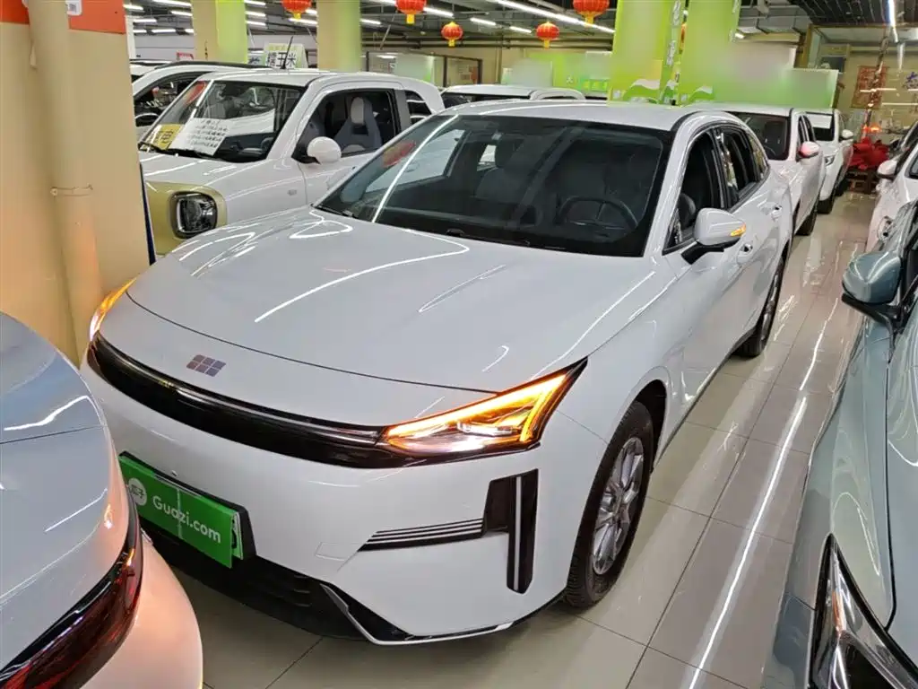 Geely Galaxy L6 2025 EM-i 60km Explorer Edition