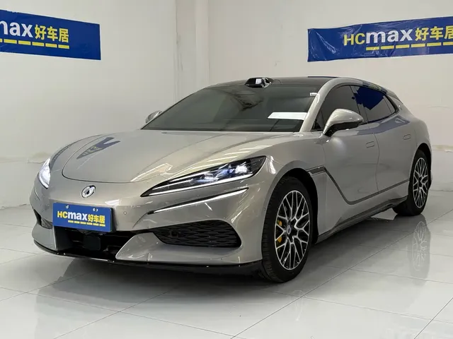 Denza Z9GT 2026 Model Flash Charge Honor Edition
