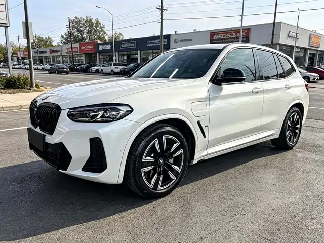BMW iX3 2022 Leading Edition
