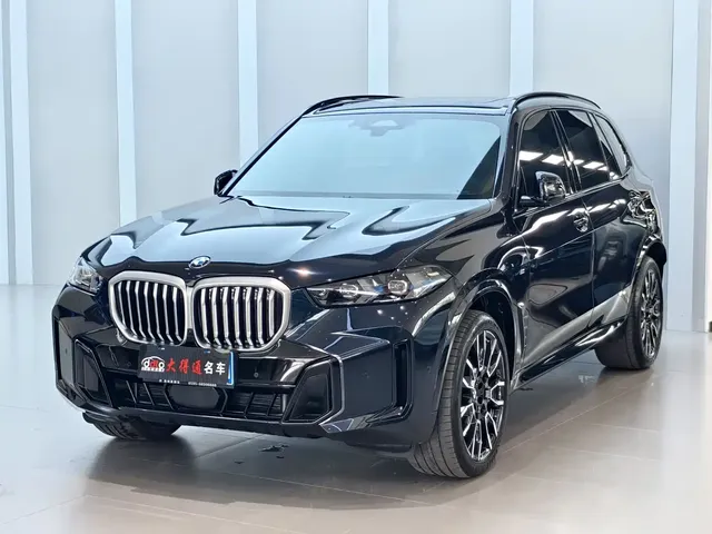 BMW X5 2023 xDrive 40Li M Sport Black Night Package