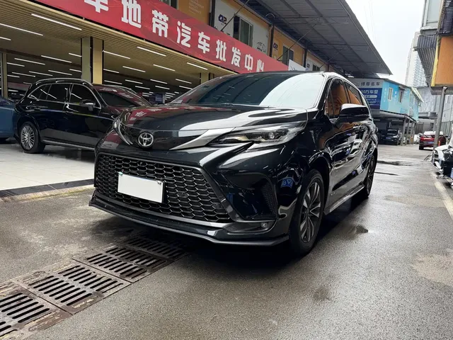 Toyota Granvia 2024 2.5L Hybrid Luxury