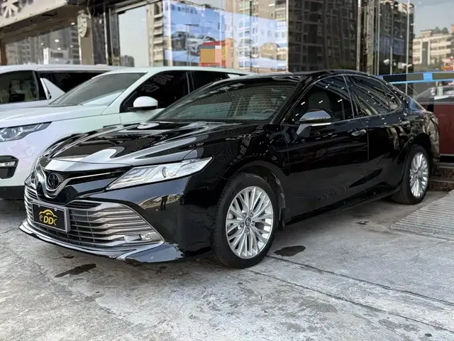 Toyota Camry 2021 2.5G Luxury Edition