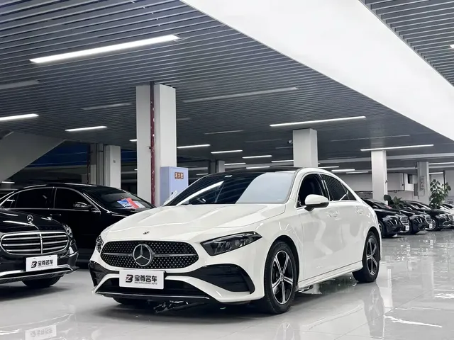 Mercedes-Benz A-Class 2025 A 200 L Fashion Edition