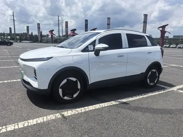 Geely Geometry E Firefly 2024 Model 301km Light Flow