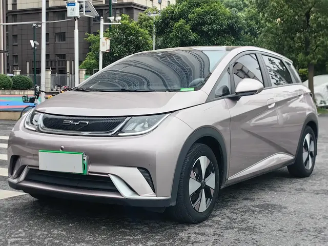 BYD Dolphin 2023 420km Fashion Edition